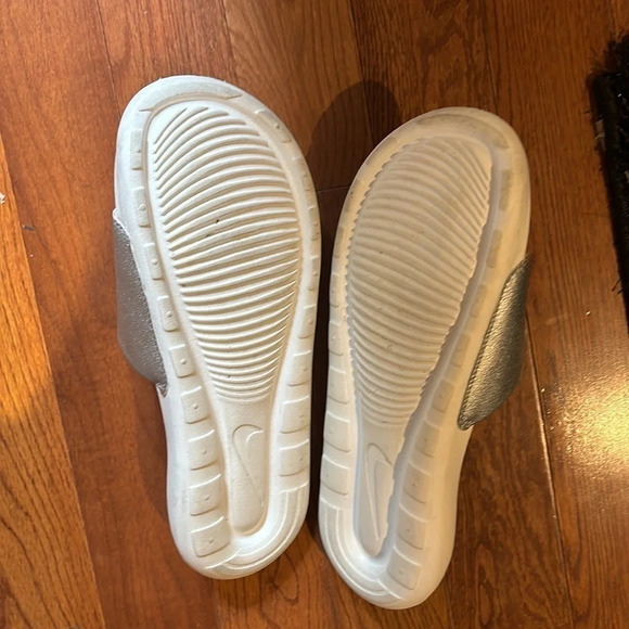 Nike Slides Silver Sz 10 - Picture 7 of 10